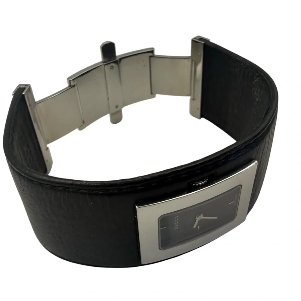 Gucci 7800L Vintage Ladies Black Leather Bangle Cuff Watch - Swiss Made